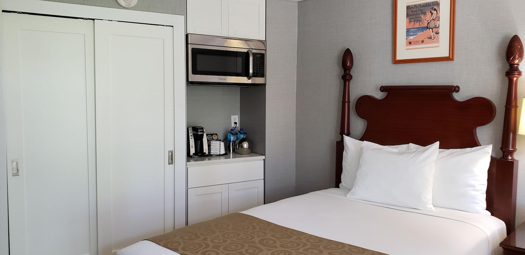 Polynesian Residences Waikiki Beach Хонолулу Екстериор снимка